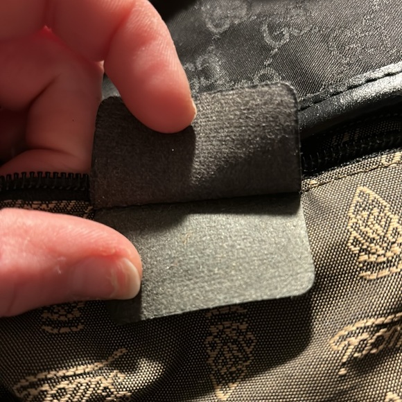 Gucci purse with matching travel duffel. - Picture 8 of 9